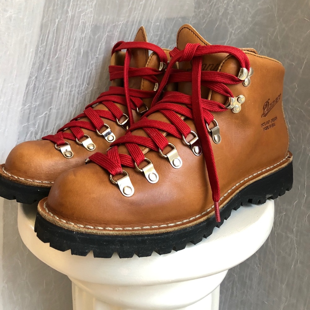 Danner Mountain Light Cascade Hiking Boots